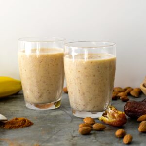 Banana-date-and-nut-smoothie_square